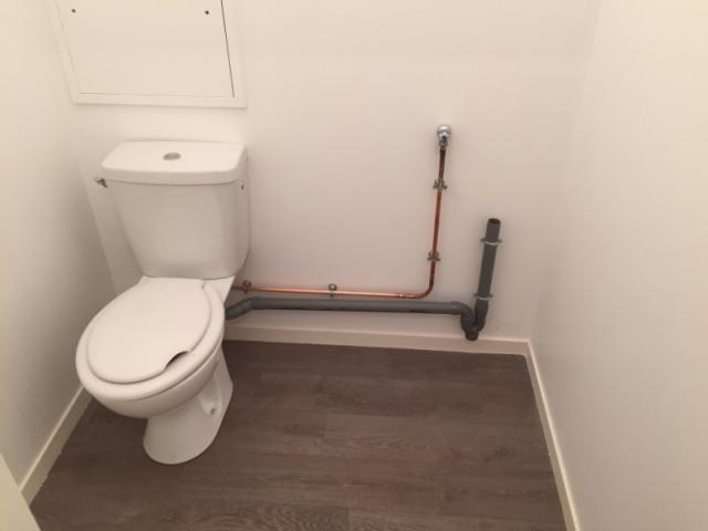 Installation  d' un WC avec piquage pour raccordement machine a laver 