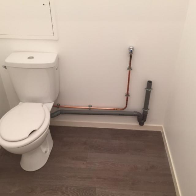 Installation  d' un WC avec piquage pour raccordement machine a laver 